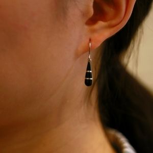 Silver Onyx Dangle Earring